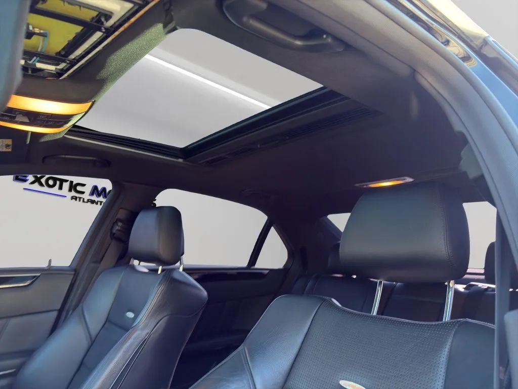 2010 Mercedes-Benz E-Class AMG, 6.3L V8, XENONS, TINTED, BLUETOOTH, SPOILER & MORE - 22609445 - 28