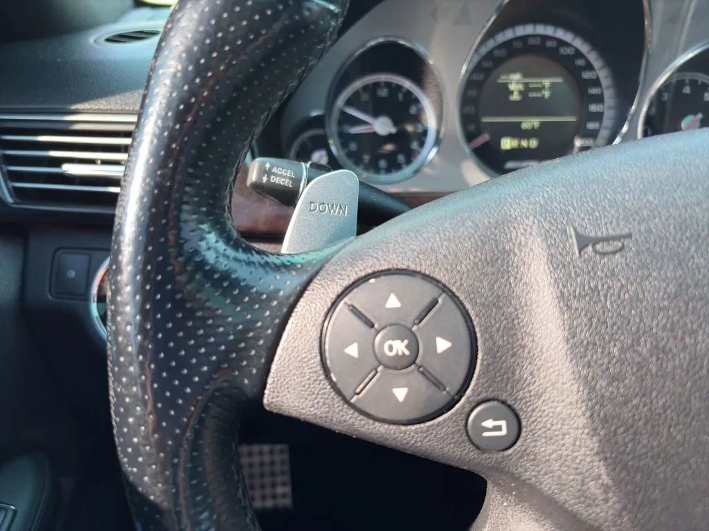 2010 Mercedes-Benz E-Class AMG, 6.3L V8, XENONS, TINTED, BLUETOOTH, SPOILER & MORE - 22609445 - 29