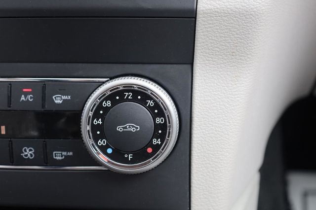2010 Mercedes-Benz GLK-Class GLK 350 - 23039333 - 48