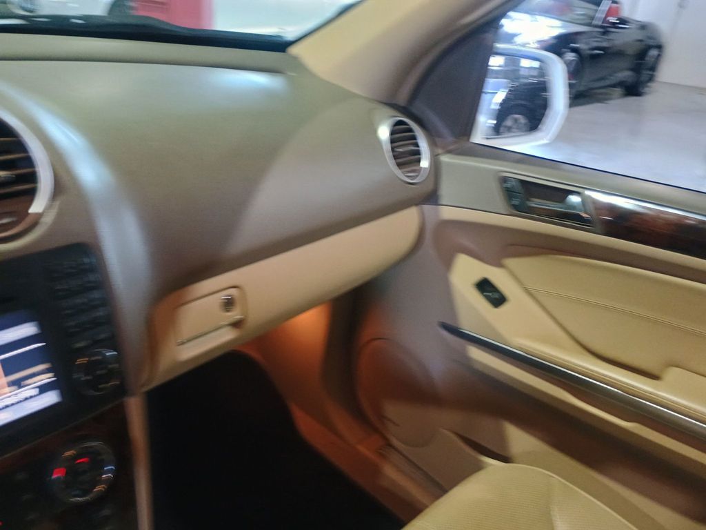 2010 Mercedes-Benz M-Class ML 550 4MATIC 4dr ML550 AMG Sport Clean Carfax - 22964323 - 18