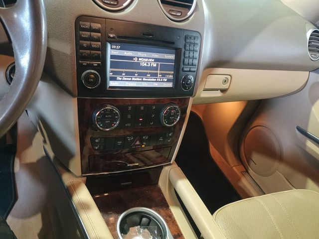 2010 Mercedes-Benz M-Class ML 550 4MATIC 4dr ML550 AMG Sport Clean Carfax - 22964323 - 19