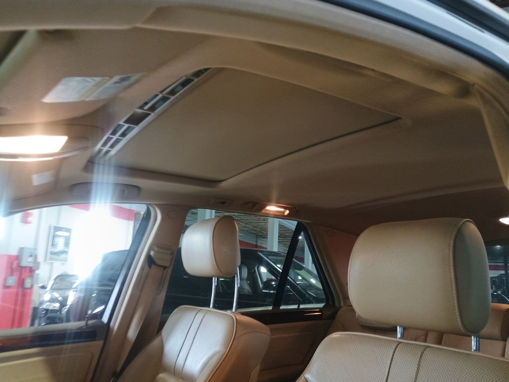 2010 Mercedes-Benz M-Class ML 550 4MATIC 4dr ML550 AMG Sport Clean Carfax - 22964323 - 21