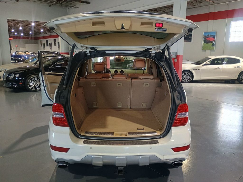2010 Mercedes-Benz M-Class ML 550 4MATIC 4dr ML550 AMG Sport Clean Carfax - 22964323 - 24