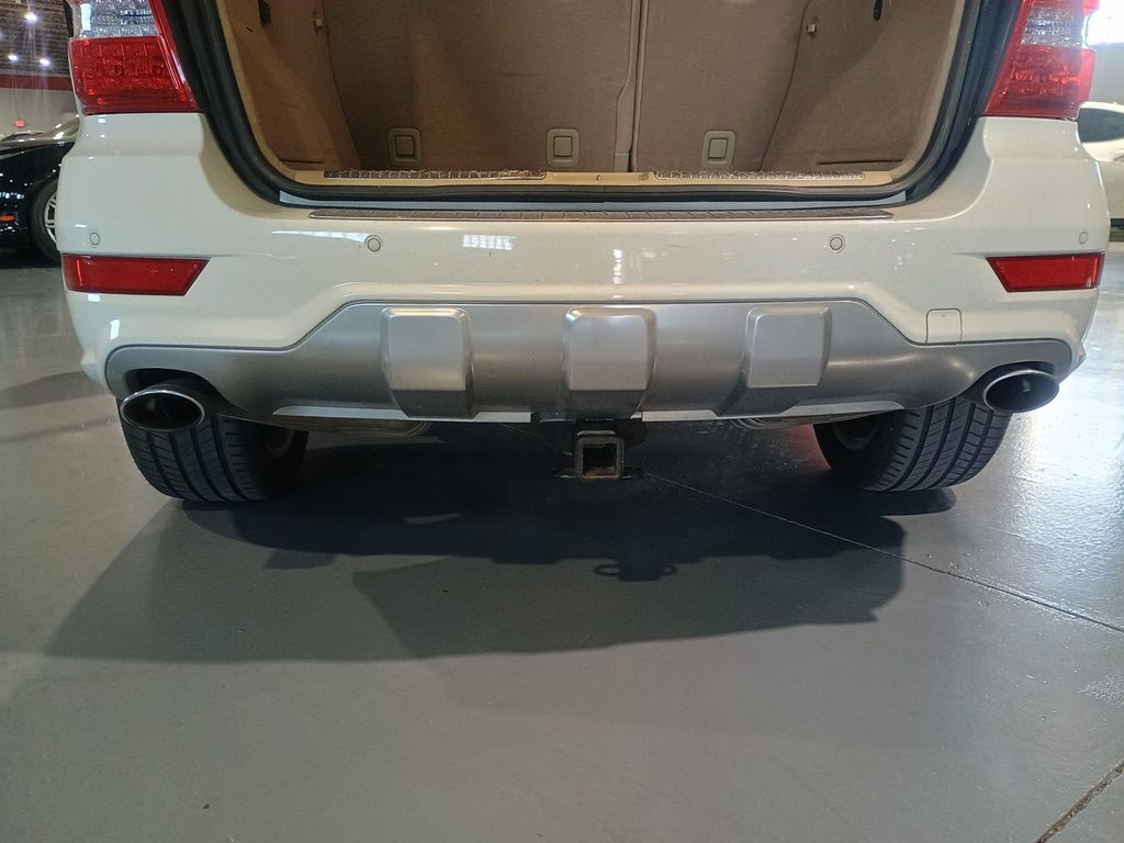 2010 Mercedes-Benz M-Class ML 550 4MATIC 4dr ML550 AMG Sport Clean Carfax - 22964323 - 25