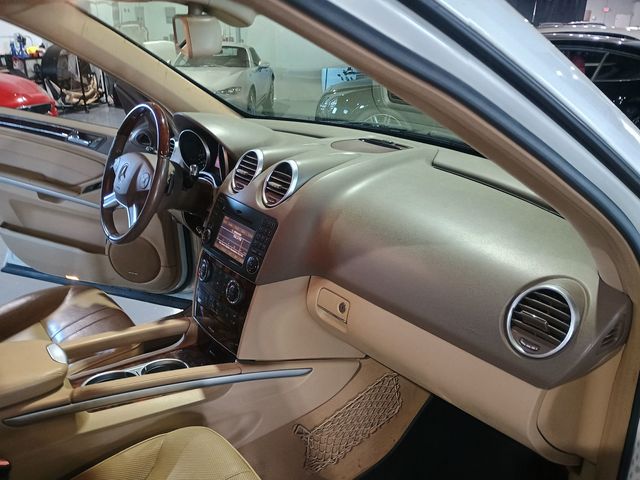 2010 Mercedes-Benz M-Class ML 550 4MATIC 4dr ML550 AMG Sport Clean Carfax - 22964323 - 29