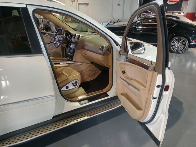 2010 Mercedes-Benz M-Class ML 550 4MATIC 4dr ML550 AMG Sport Clean Carfax - 22964323 - 30