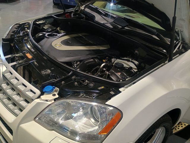 2010 Mercedes-Benz M-Class ML 550 4MATIC 4dr ML550 AMG Sport Clean Carfax - 22964323 - 34