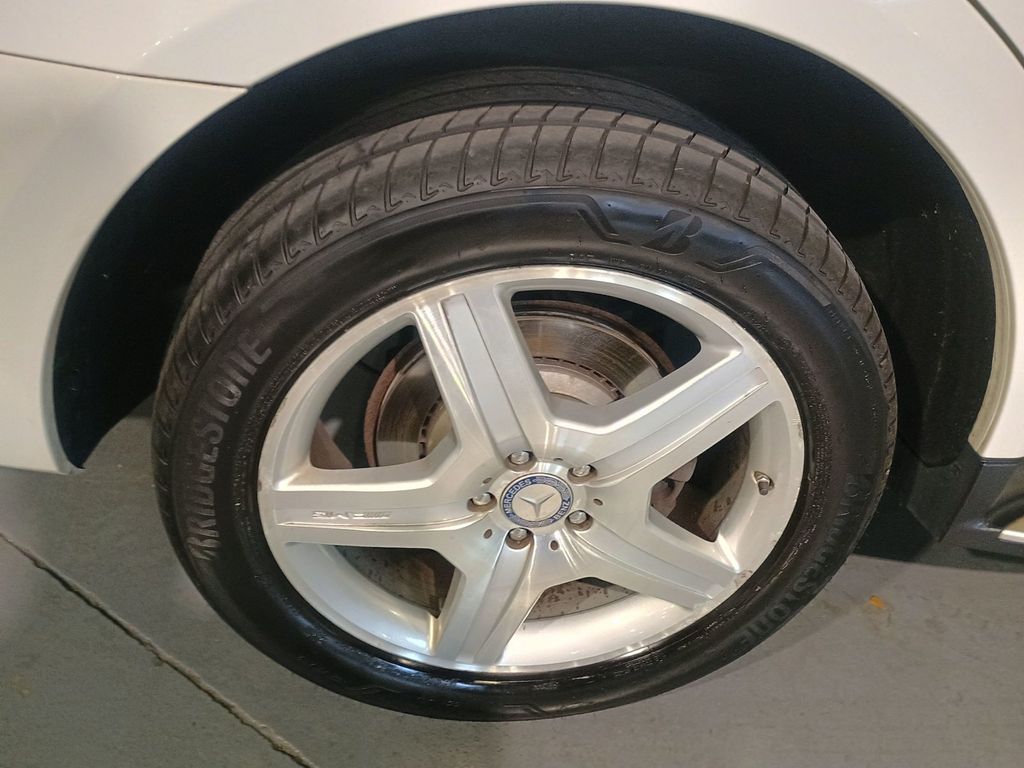 2010 Mercedes-Benz M-Class ML 550 4MATIC 4dr ML550 AMG Sport Clean Carfax - 22964323 - 38