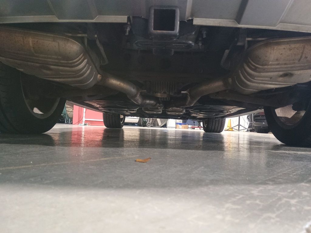 2010 Mercedes-Benz M-Class ML 550 4MATIC 4dr ML550 AMG Sport Clean Carfax - 22964323 - 40