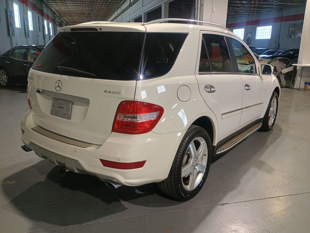 2010 Mercedes-Benz M-Class ML 550 4MATIC 4dr ML550 AMG Sport Clean Carfax - 22964323 - 4