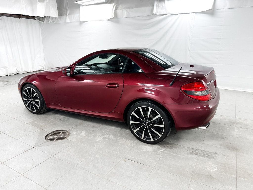 2010 Mercedes-Benz SLK 300 ROADSTER HARDTOP CONVERTIBLE - 22961011 - 2