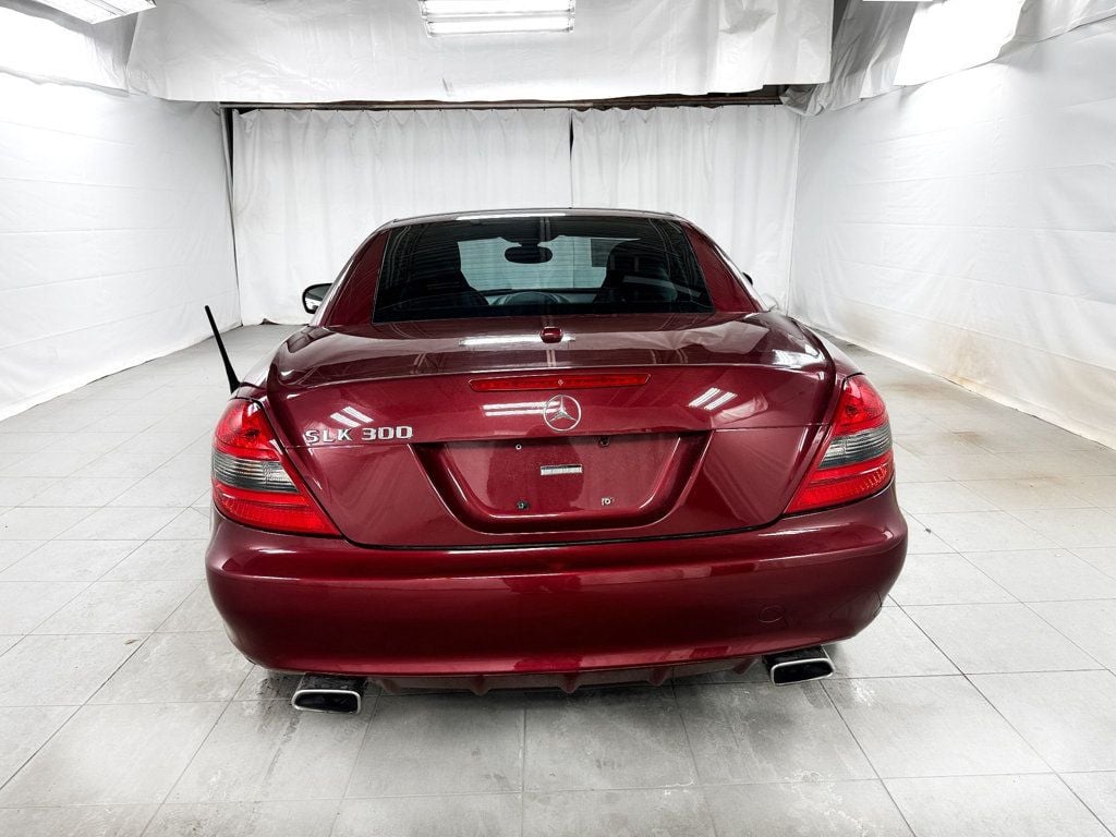 2010 Mercedes-Benz SLK 300 ROADSTER HARDTOP CONVERTIBLE - 22961011 - 3