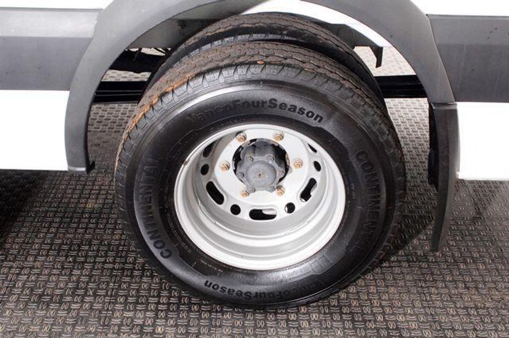 2010 Mercedes-Benz Sprinter 3500 - 12036986 - 23