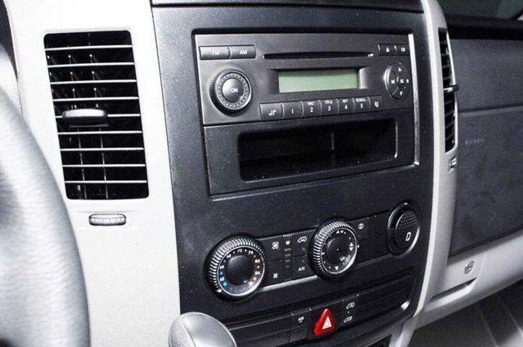 2010 Mercedes-Benz Sprinter 3500 - 12036986 - 26