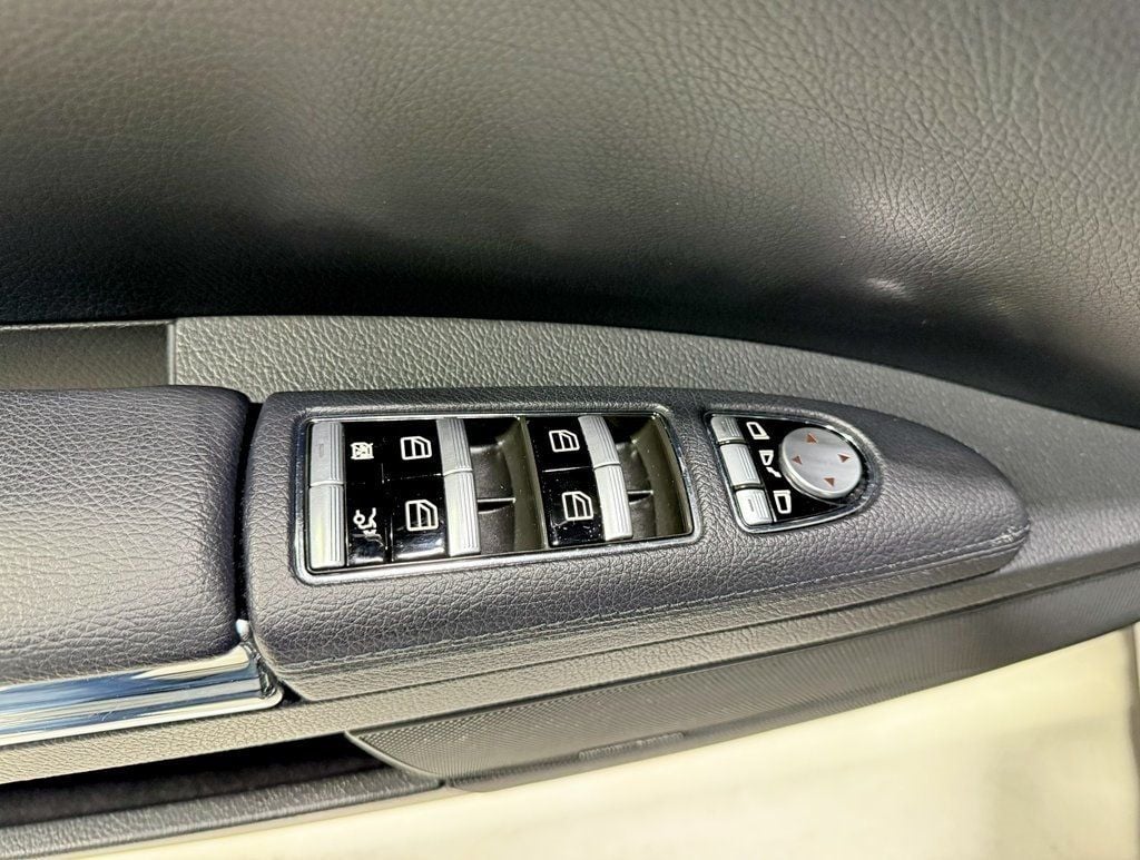 2010 Mercedes-Benz S-Class 4dr Sedan S 550 4MATIC - 22938245 - 37