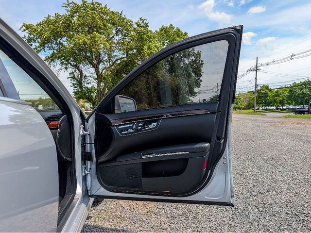2010 Mercedes-Benz S-Class 4dr Sedan S63 AMG RWD - 23022327 - 12