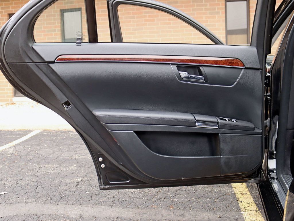 2010 Mercedes-Benz S-Class S 550 4dr Sedan S550 4MATIC - 22994076 - 32