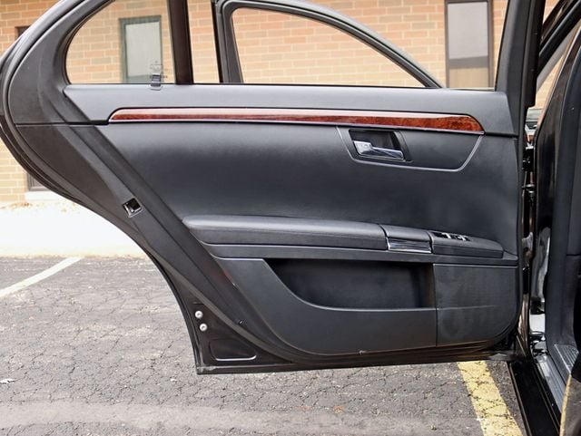 2010 Mercedes-Benz S-Class S 550 4dr Sedan S550 4MATIC - 22994076 - 32