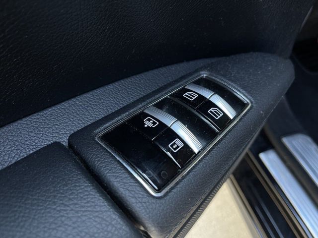 2010 Mercedes-Benz S-Class S 550 4MATIC AWD 4dr Sedan - 21436996 - 35