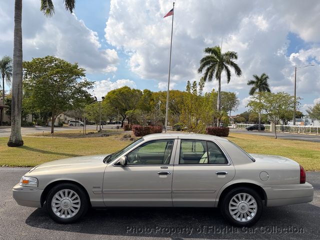 2010 Mercury Grand Marquis LS Sedan Ultimate Edition - 22985262 - 12
