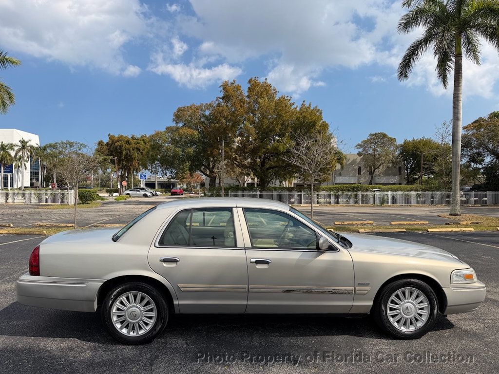 2010 Mercury Grand Marquis LS Sedan Ultimate Edition - 22985262 - 13