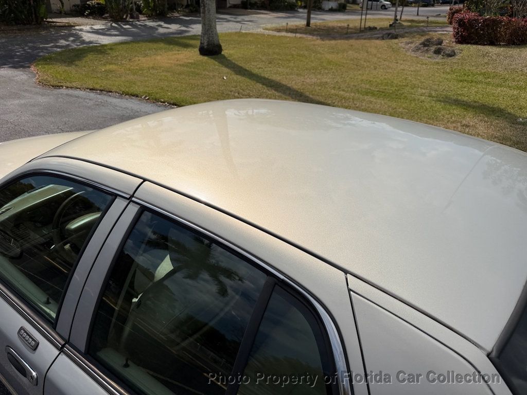 2010 Mercury Grand Marquis LS Sedan Ultimate Edition - 22985262 - 17