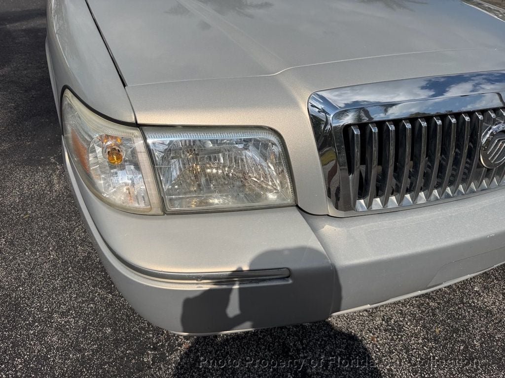 2010 Mercury Grand Marquis LS Sedan Ultimate Edition - 22985262 - 18