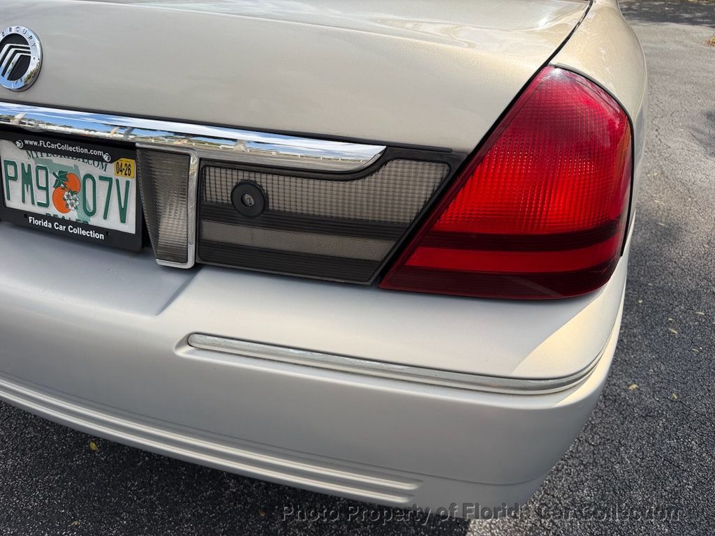 2010 Mercury Grand Marquis LS Sedan Ultimate Edition - 22985262 - 21