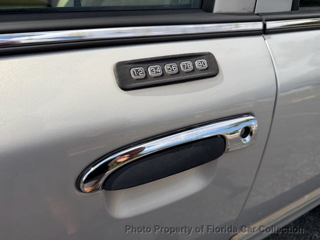 2010 Mercury Grand Marquis LS Sedan Ultimate Edition - 22985262 - 22