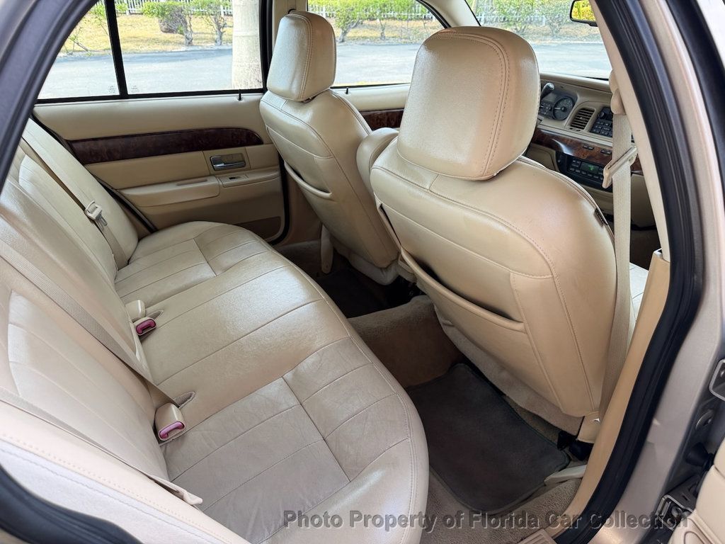 2010 Mercury Grand Marquis LS Sedan Ultimate Edition - 22985262 - 29