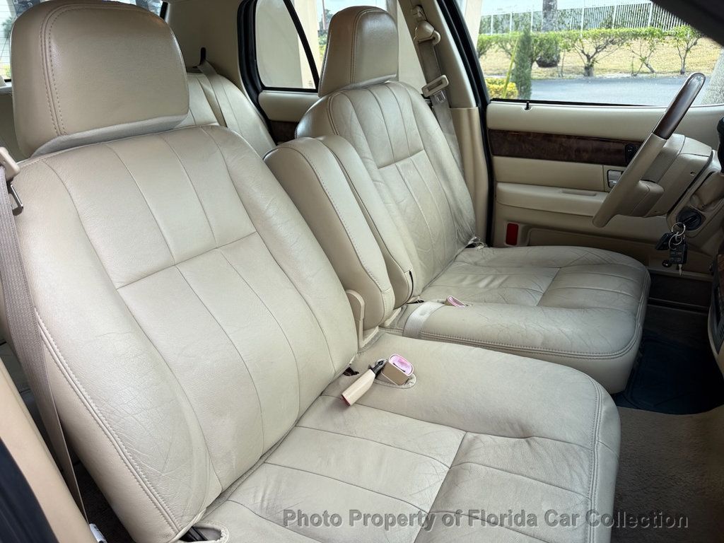 2010 Mercury Grand Marquis LS Sedan Ultimate Edition - 22985262 - 33