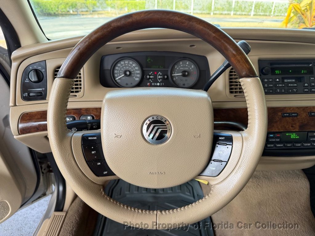 2010 Mercury Grand Marquis LS Sedan Ultimate Edition - 22985262 - 37