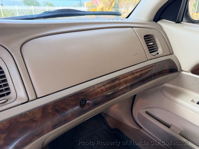 2010 Mercury Grand Marquis LS Sedan Ultimate Edition - 22985262 - 42