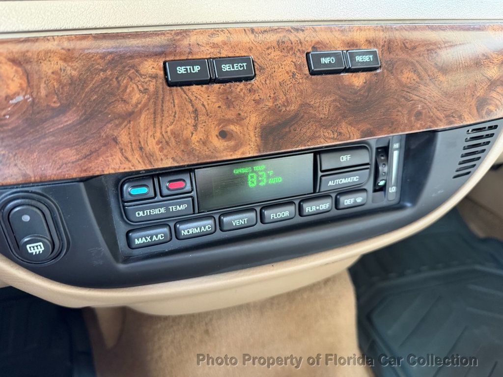 2010 Mercury Grand Marquis LS Sedan Ultimate Edition - 22985262 - 45