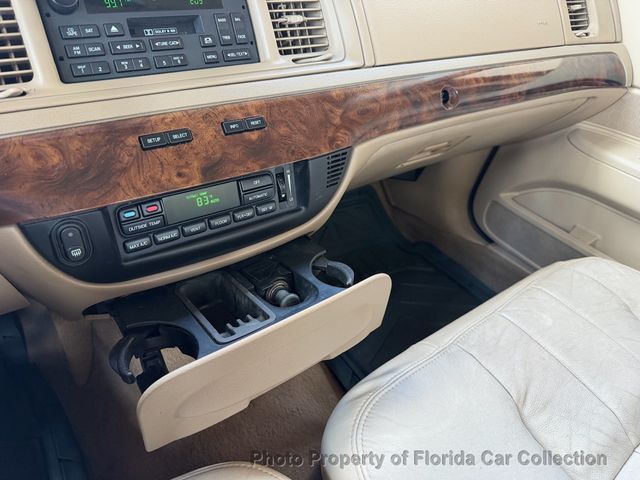 2010 Mercury Grand Marquis LS Sedan Ultimate Edition - 22985262 - 46