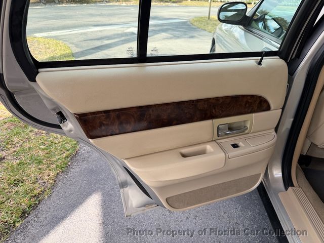 2010 Mercury Grand Marquis LS Sedan Ultimate Edition - 22985262 - 50