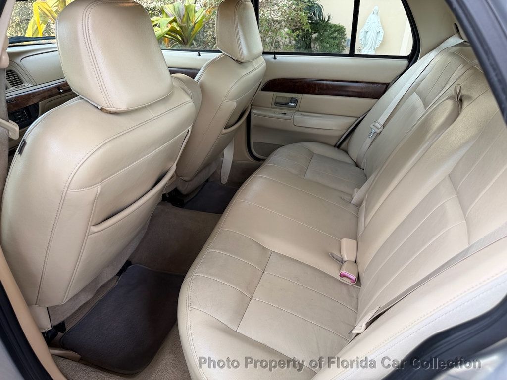 2010 Mercury Grand Marquis LS Sedan Ultimate Edition - 22985262 - 8