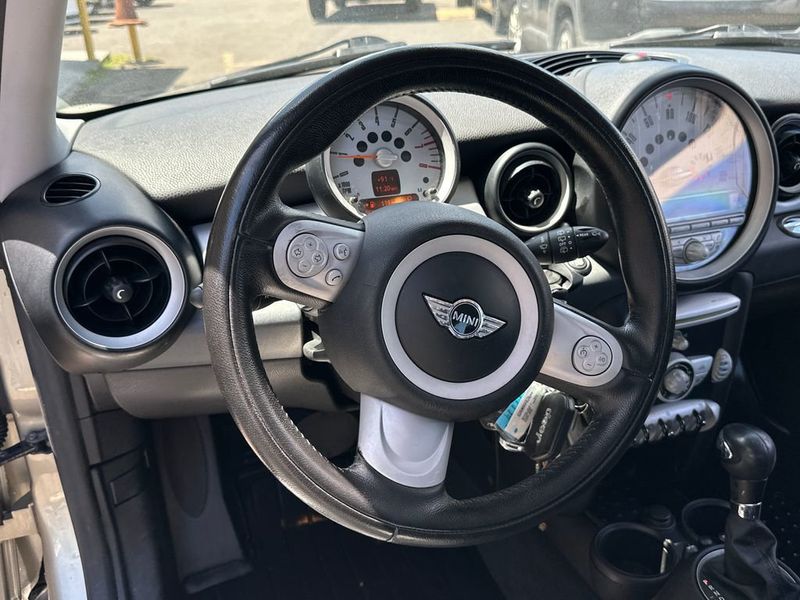 2010 MINI Cooper Hardtop 2 Door   - 23019446 - 16