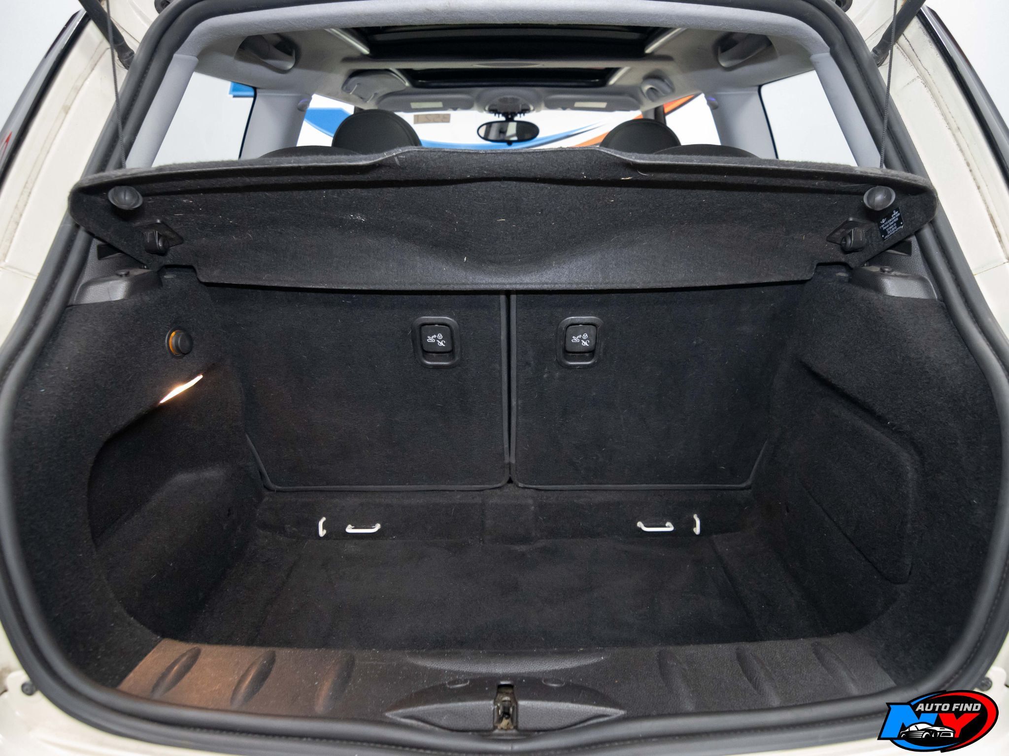 2010 Mini Cooper Hardtop 2 Door photo 11
