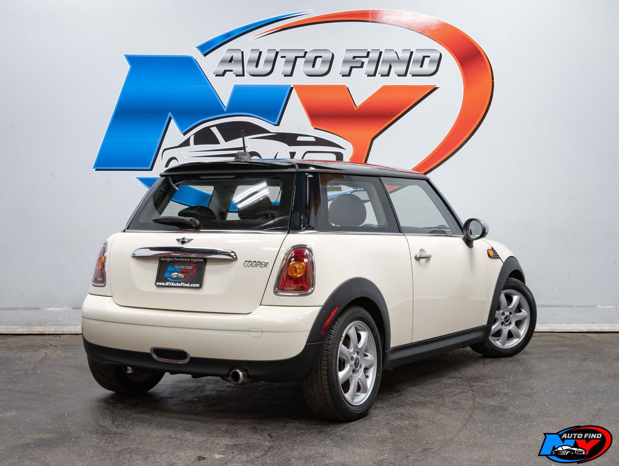 2010 Mini Cooper Hardtop 2 Door photo 3