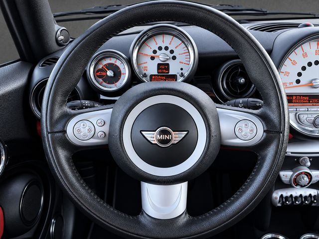 2010 MINI Cooper S Convertible CLEAN CARFAX, CONVERTIBLE, 6-SPD MANUAL, HARMAN KARDON SOUND - 23098694 - 12