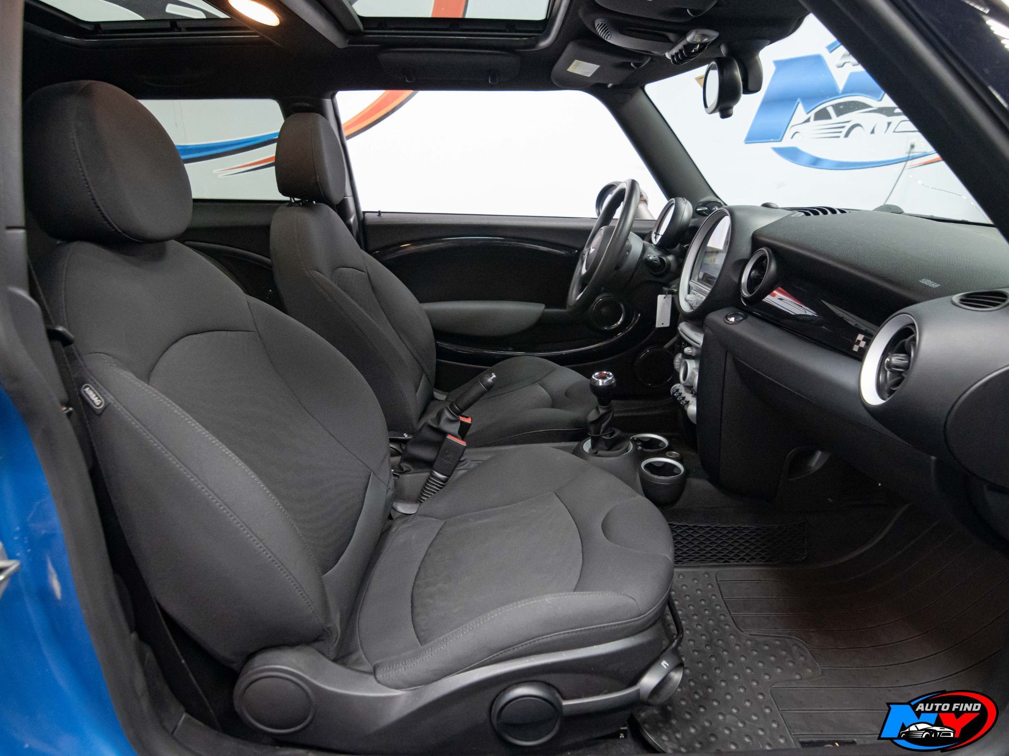 2010 Mini Cooper Hardtop John Cooper Works photo 10