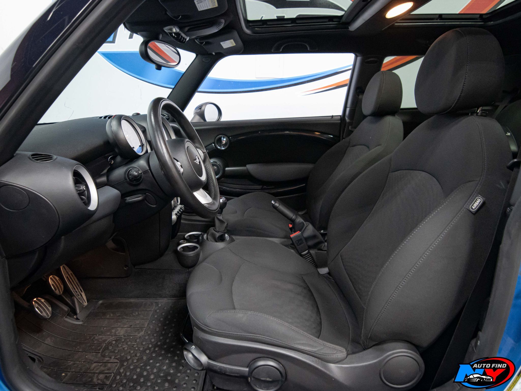 2010 Mini Cooper Hardtop John Cooper Works photo 6