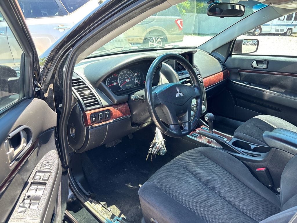 2010 Mitsubishi Galant 4dr Sedan SE - 23036582 - 5