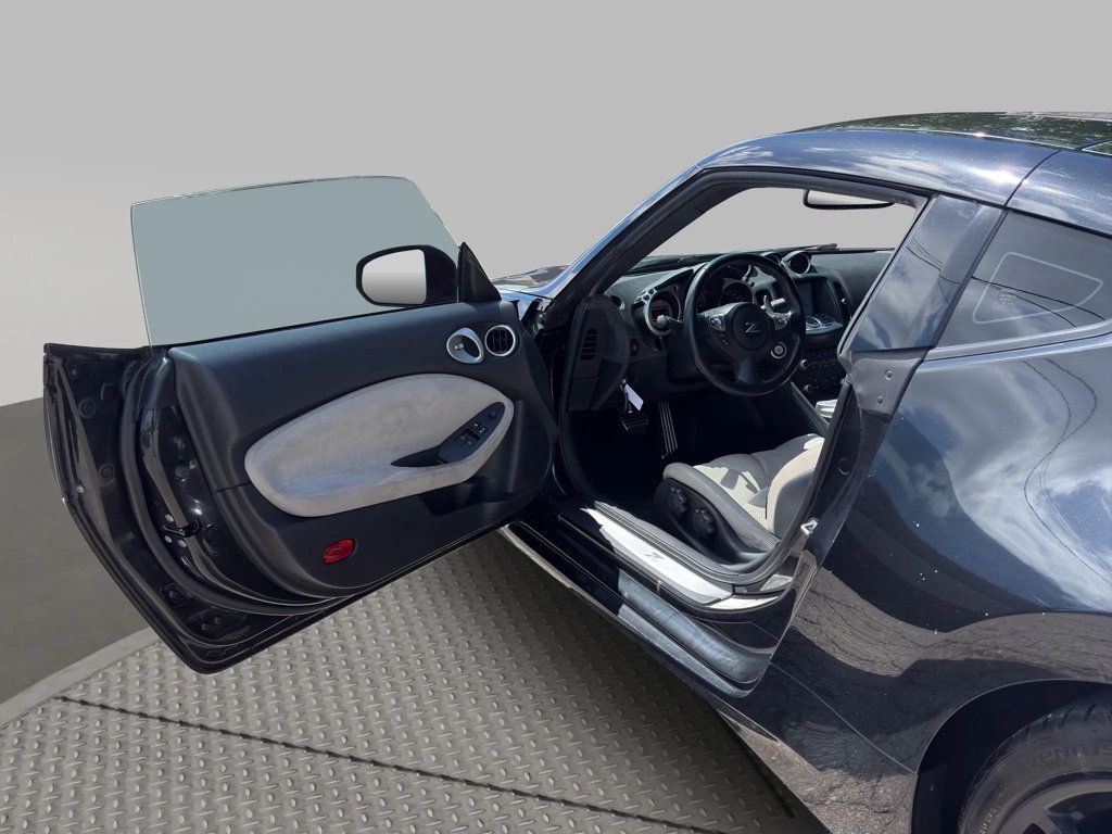 2010 Nissan 370Z 2dr Coupe Automatic Touring - 23016486 - 19