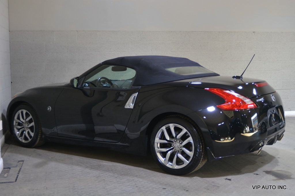 2010 Nissan 370Z 2dr Roadster Automatic Touring - 22776372 - 4