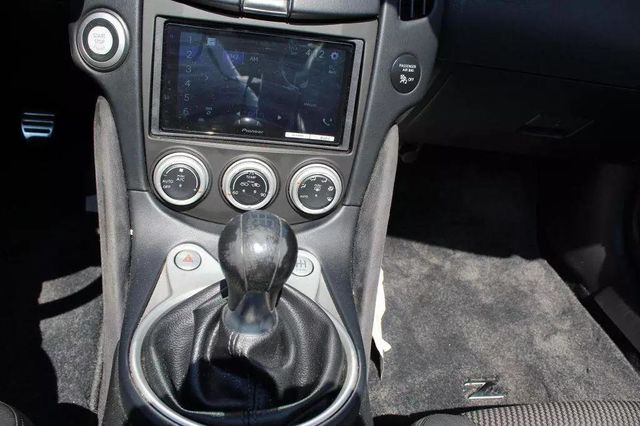 2010 Nissan 370Z 2dr Roadster Manual Touring - 22500756 - 27