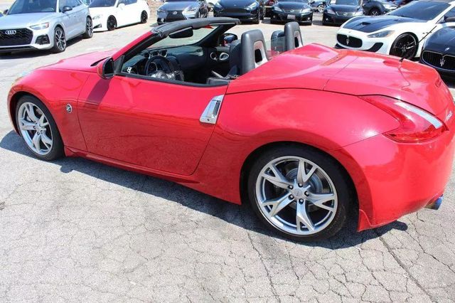 2010 Nissan 370Z 2dr Roadster Manual Touring - 22500756 - 4