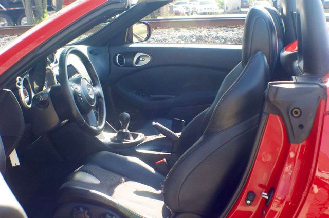 2010 Nissan 370Z LocalTrade/Roadster/6-SpeedManual/Touring/SportPkg/Bluetooth - 22997101 - 18