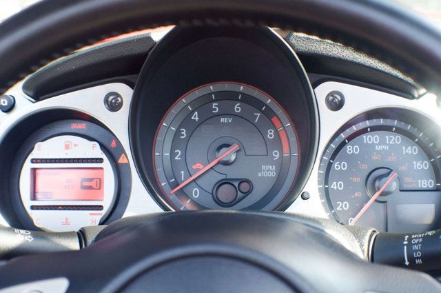 2010 Nissan 370Z LocalTrade/Roadster/6-SpeedManual/Touring/SportPkg/Bluetooth - 22997101 - 25